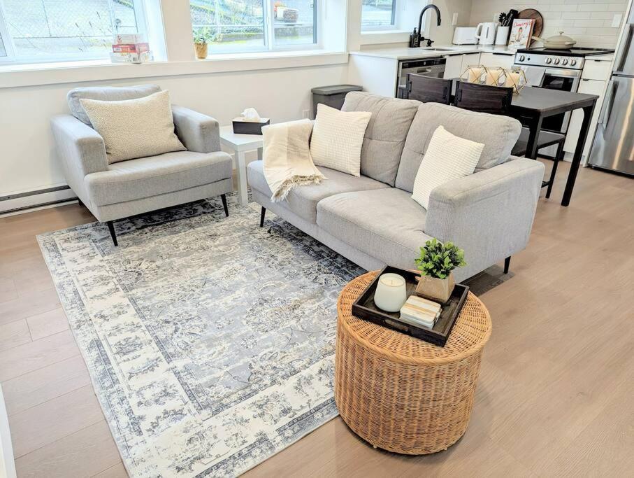 Centrally Located, Modern, 2 Bedroom Home Ванкувер Екстер'єр фото